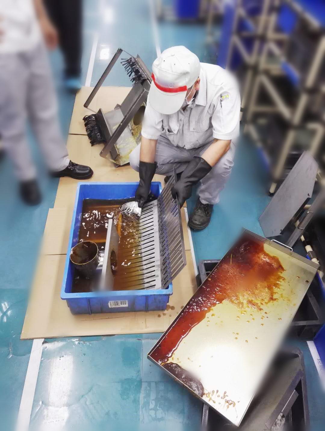 点击进入看图评论 全新的回流焊炉膛设备保养清洗技术—水基气雾型清洗技术解析(图2)